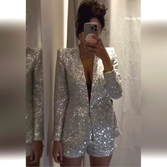 ZARA 2 PIECES SEQUIN BLAZER SILVER AND HIGHT WAISTED SHORTS SIZE XS - Picture 2 of 14